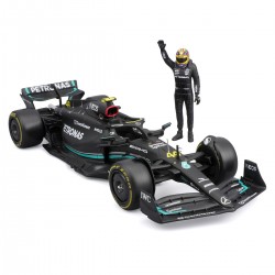 Автомодель з фігуркою - Mercedes-AMG F1 W14 E Performance (1:24) фото-4